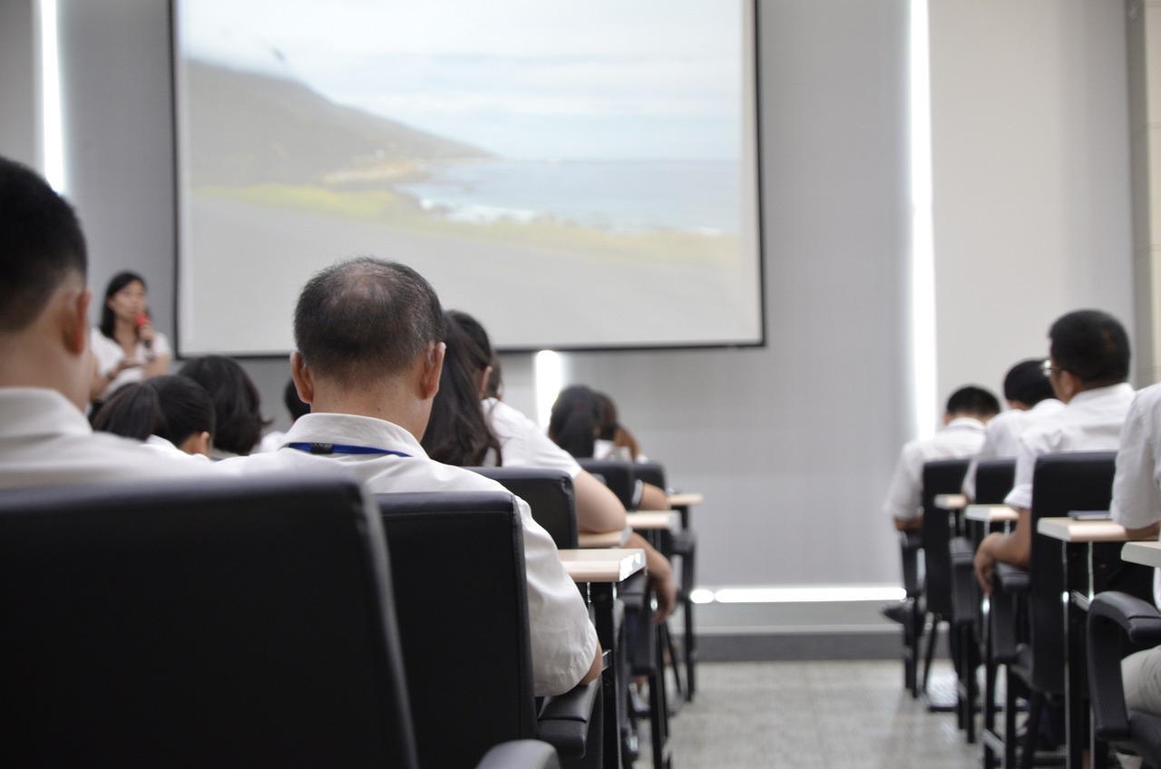 大学生教育机构兼职，探索机遇与成长之路